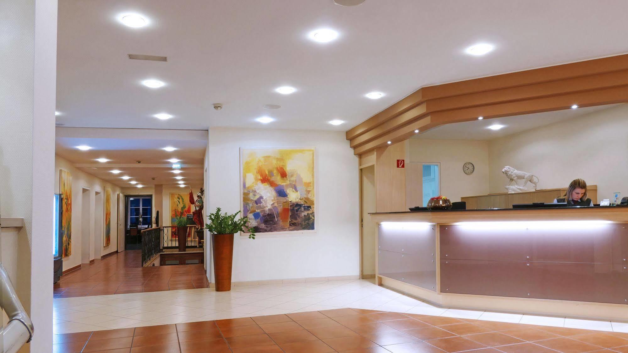 Central Hotel Loewen Φελτκίρχ Εξωτερικό φωτογραφία