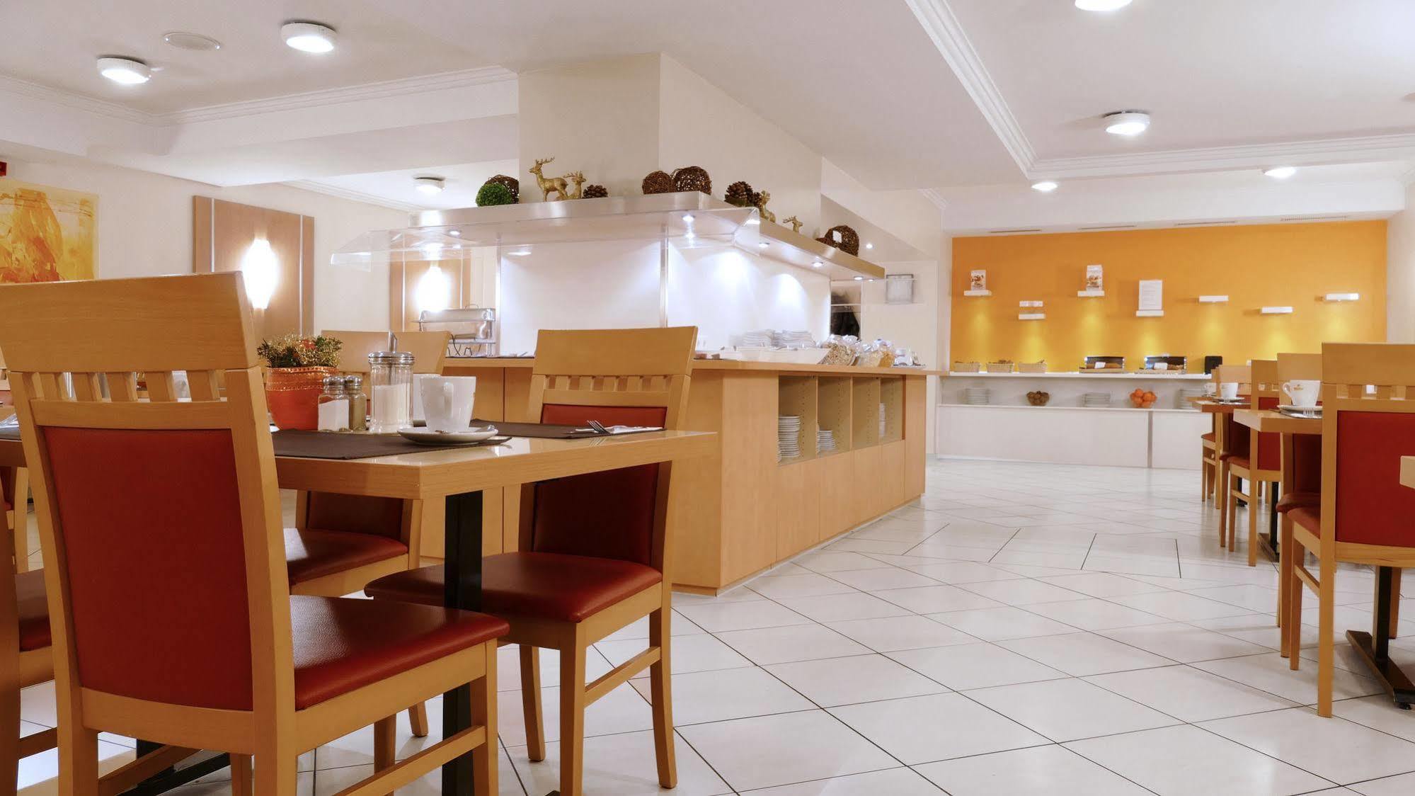 Central Hotel Loewen Φελτκίρχ Εξωτερικό φωτογραφία