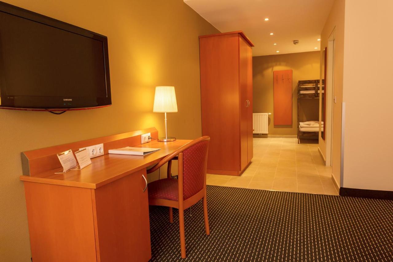 Central Hotel Loewen Φελτκίρχ Εξωτερικό φωτογραφία